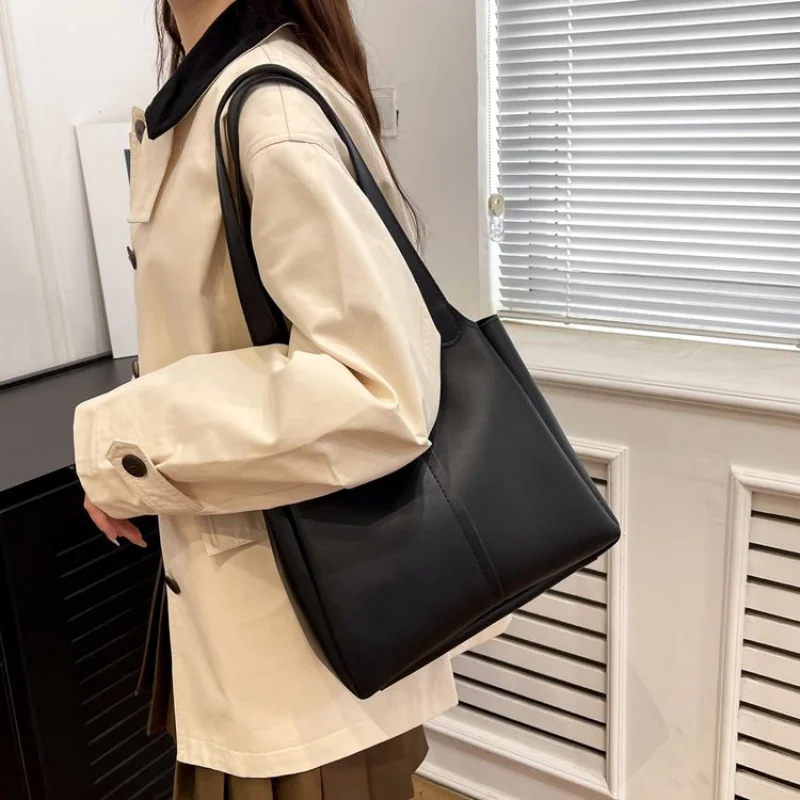 

Elegant Crossbody Handbag Luxury Leather Women's Bag Famous Designer Classic Paris Elegant Accent Daily Bag​
