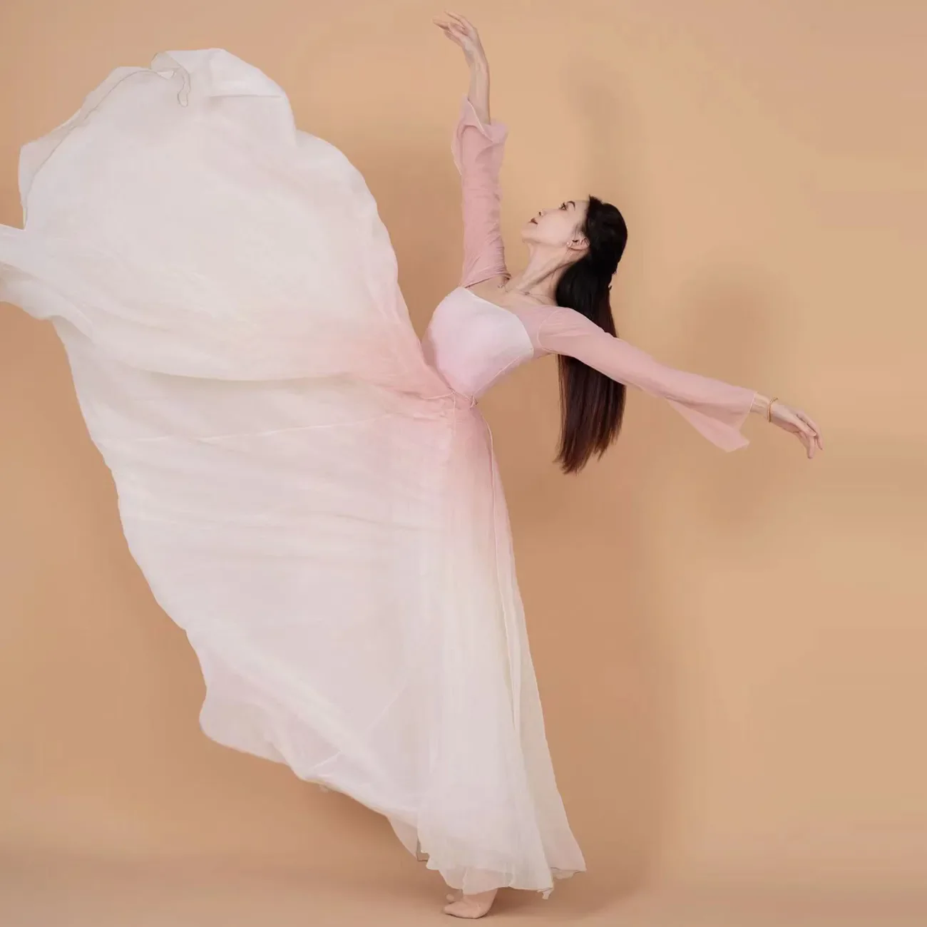 Vrouwelijke volwassen grote swingjurk elegante lange jurk Hanfu Chinese klassieke dansvoorstelling kostuum