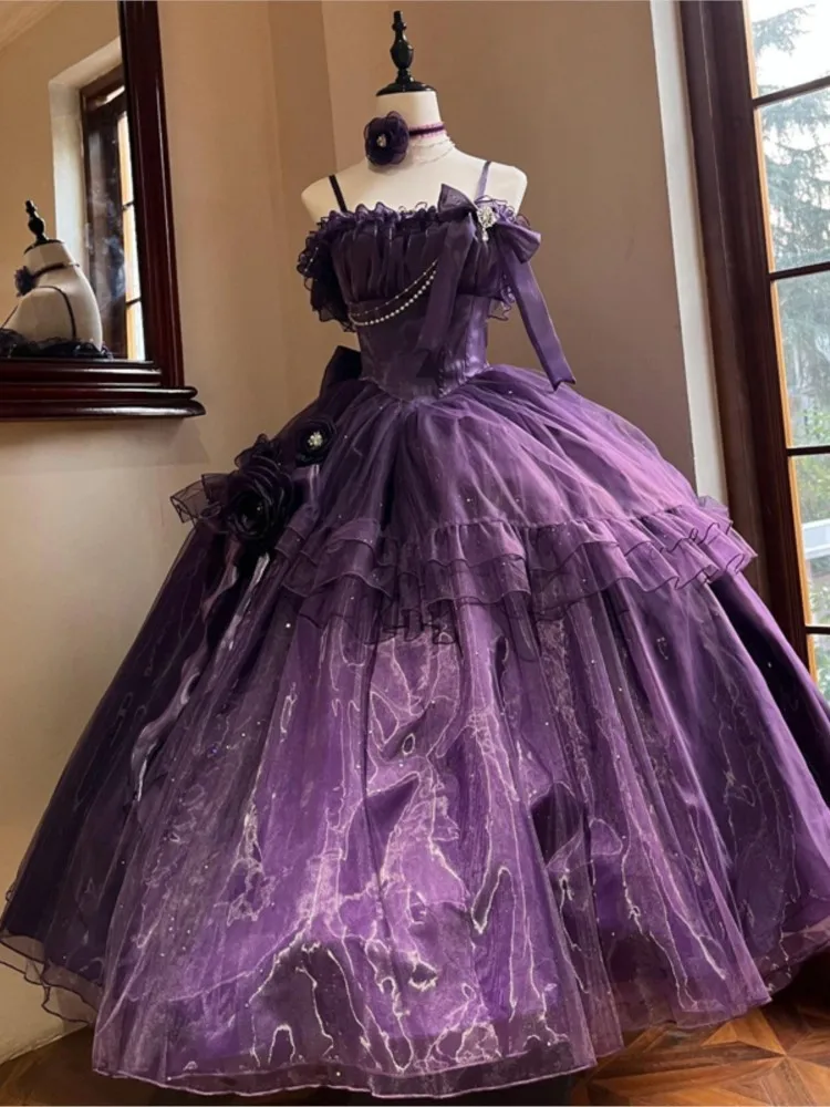 Abito da sposa viola per il giorno degli studenti, per la laurea dell'età, gonfio