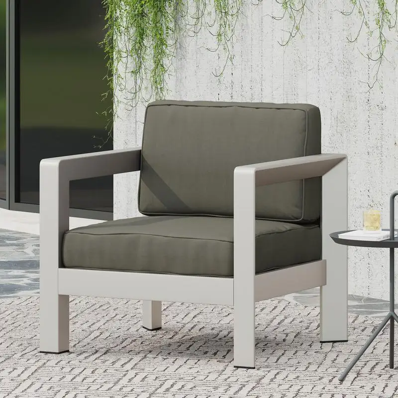Comfortable Modern Club Chair - Stylish Seating for Living Room or Office, Versatile Design for Any Space