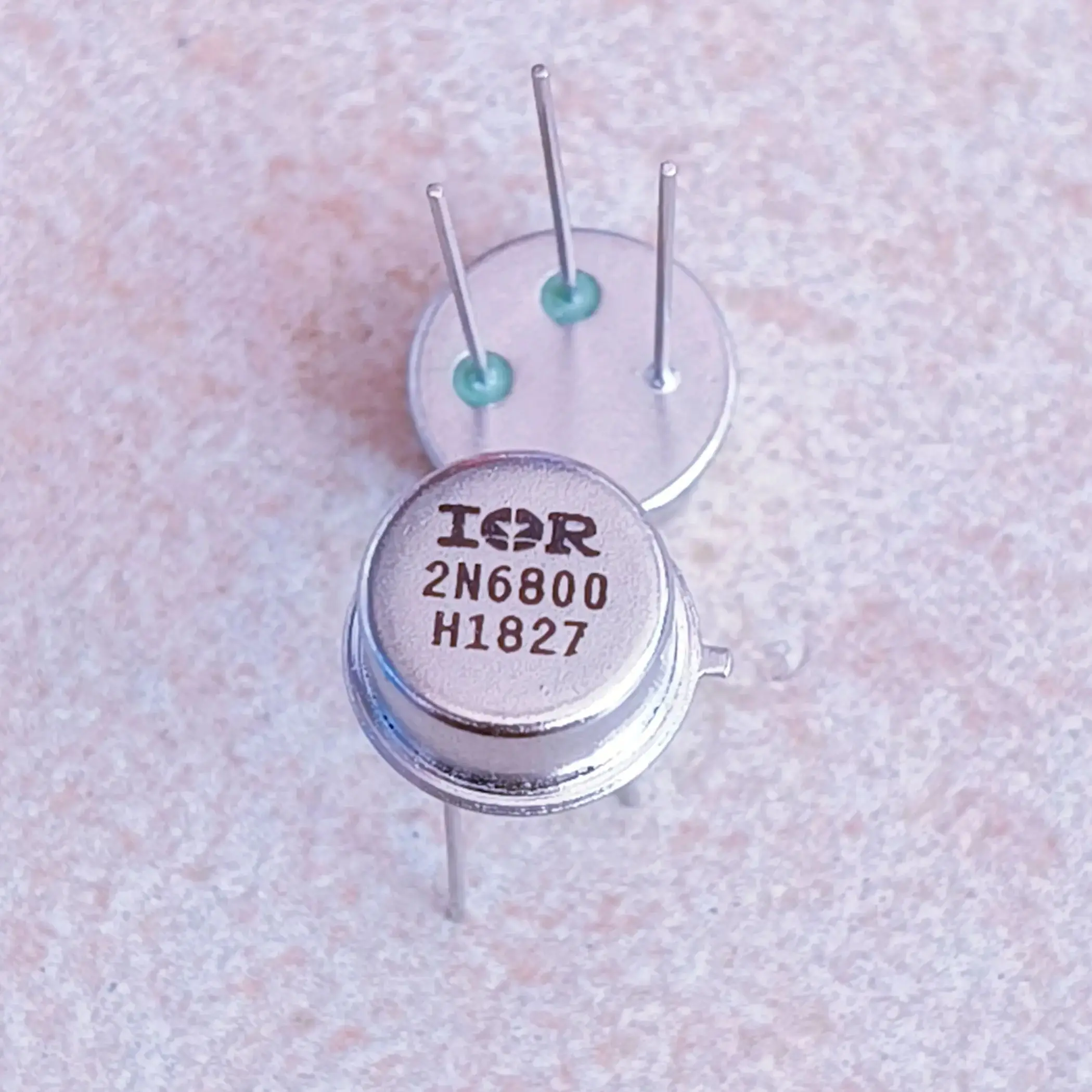 

1pcs/lot 2N6800 IRFF330 New&Original In Stock