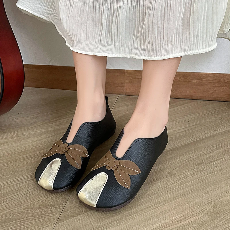 

2024 Women's Spring and Autumn New Fashion Color Matching Hollow Designer Women's Flat Shoes Casual Flat Soft Women's Loafers