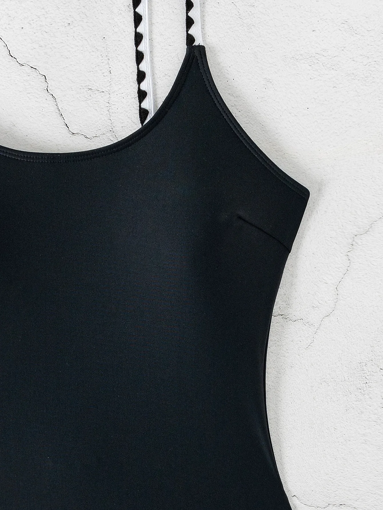 เซ็กซี่สีดําสีขาวชุดว่ายน้ํา One Piece Backless บิกินี่ชุดว่ายน้ํา Biquini Conjunto De บิกินี่ผู้หญิงชายหาดชุด Biquini