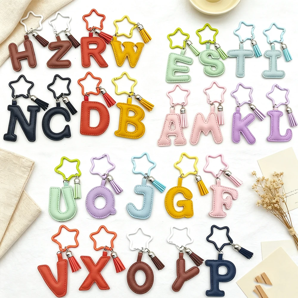 A-Z Alphabet Namens-Initialen Schlüsselanhänger Buntes PU-Leder Stern Quaste Schlüsselring Niedlicher Taschenanhänger Personalisiertes Mädchengeschenk – Detail 4