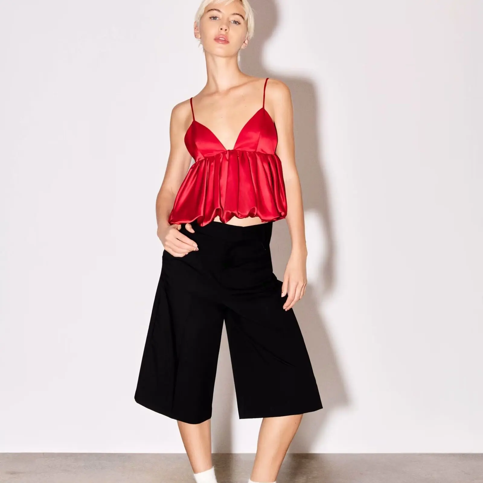 

ZBZR Spring New Women's Faion Satin Feel Puffy Svel Strap Top Sli Bal Loose Fit ort Length Color