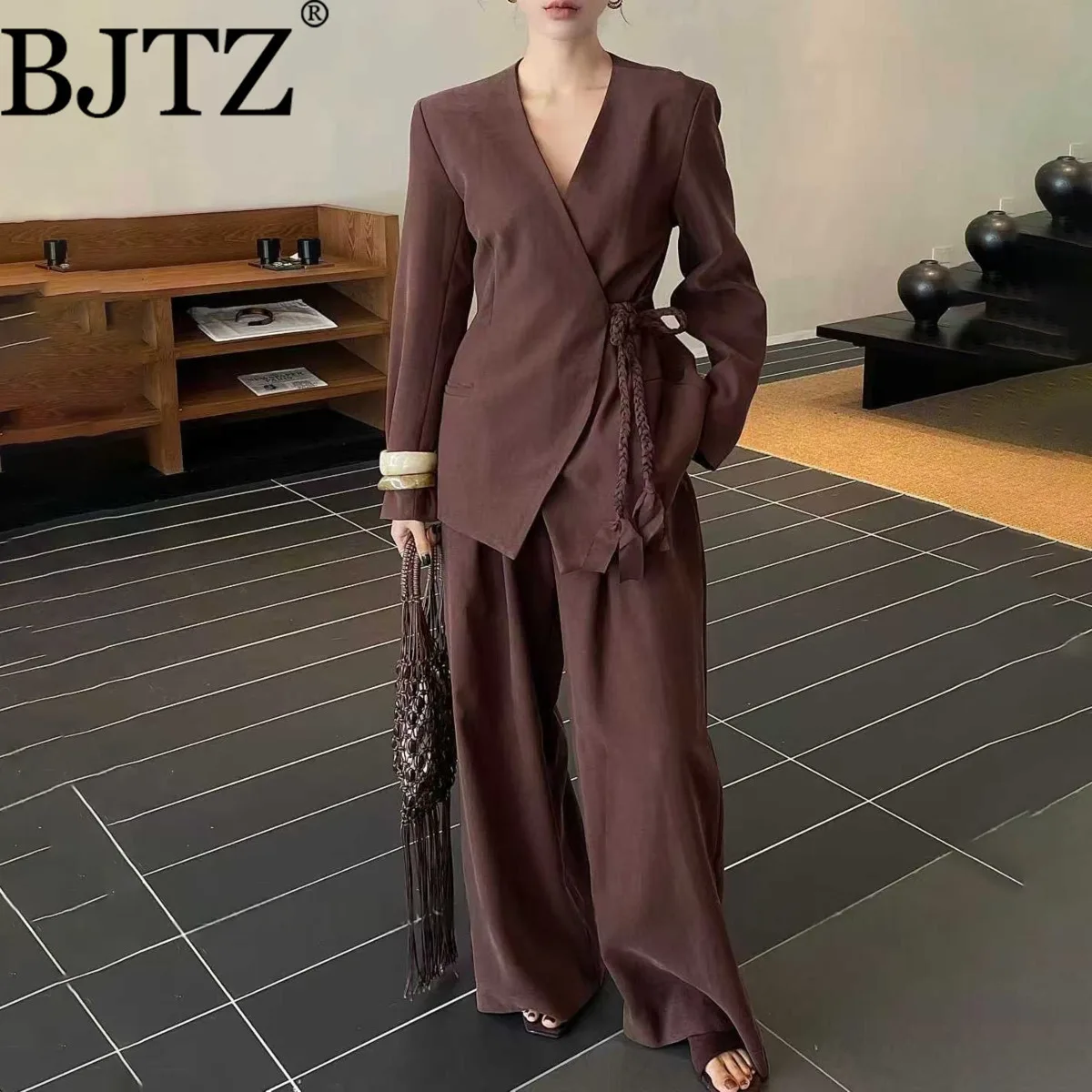 BJTZ Pure Color V-ΠΎΠ±ΡΠ°Π·Π½ΡΠΉ Π²ΡΡΠ΅Π· Ρ Π½Π°ΠΊΠ»ΠΎΠ½Π½ΠΎΠΉ ΠΏΠ»Π°Π½ΠΊΠΎΠΉ ΠΈ Π³Π°Π»ΡΡΡΠΊΠΎΠΌ ΠΠΈΠ·Π°ΠΉΠ½Π΅ΡΡΠΊΠ°Ρ ΠΊΡΡΡΠΊΠ° + ΡΠΈΡΠΎΠΊΠΈΠ΅ ΠΏΡΡΠΌΡΠ΅ Π±ΡΡΠΊΠΈ ΠΠΎΠΌΠΏΠ»Π΅ΠΊΡ ΠΈΠ· Π΄Π²ΡΡ
ΠΏΡΠ΅Π΄ΠΌΠ΅ΡΠΎΠ² Π΄Π»Ρ ΠΆΠ΅Π½ΡΠΈΠ½ 202, Π²Π΅ΡΠ½Π°-ΠΎΡΠ΅Π½Ρ, Π½ΠΎΠ²ΠΈΠ½ΠΊΠ° BJTZ Pure Color V-ΠΎΠ±ΡΠ°Π·Π½ΡΠΉ Π²ΡΡΠ΅Π· Ρ Π½Π°ΠΊΠ»ΠΎΠ½Π½ΠΎΠΉ ΠΏΠ»Π°Π½ΠΊΠΎΠΉ ΠΈ Π³Π°Π»ΡΡΡΠΊΠΎΠΌ ΠΠΈΠ·Π°ΠΉΠ½Π΅ΡΡΠΊΠ°Ρ ΠΊΡΡΡΠΊΠ° + ΡΠΈΡΠΎΠΊΠΈΠ΅ ΠΏΡΡΠΌΡΠ΅ Π±ΡΡΠΊΠΈ ΠΠΎΠΌΠΏΠ»Π΅ΠΊΡ ΠΈΠ· Π΄Π²ΡΡ
ΠΏΡΠ΅Π΄ΠΌΠ΅ΡΠΎΠ² Π΄Π»Ρ ΠΆΠ΅Π½ΡΠΈΠ½ 202, Π²Π΅ΡΠ½Π°-ΠΎΡΠ΅Π½Ρ, Π½ΠΎΠ²ΠΈΠ½ΠΊΠ°