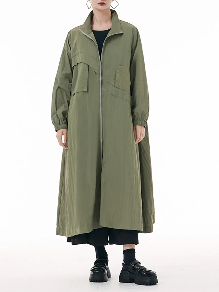 [EAM] Women Army Green Big Size Long Trench New Stand Collar Long Sleeve Windbreaker Fashion Tide Spring Autumn 2024 1DH0511