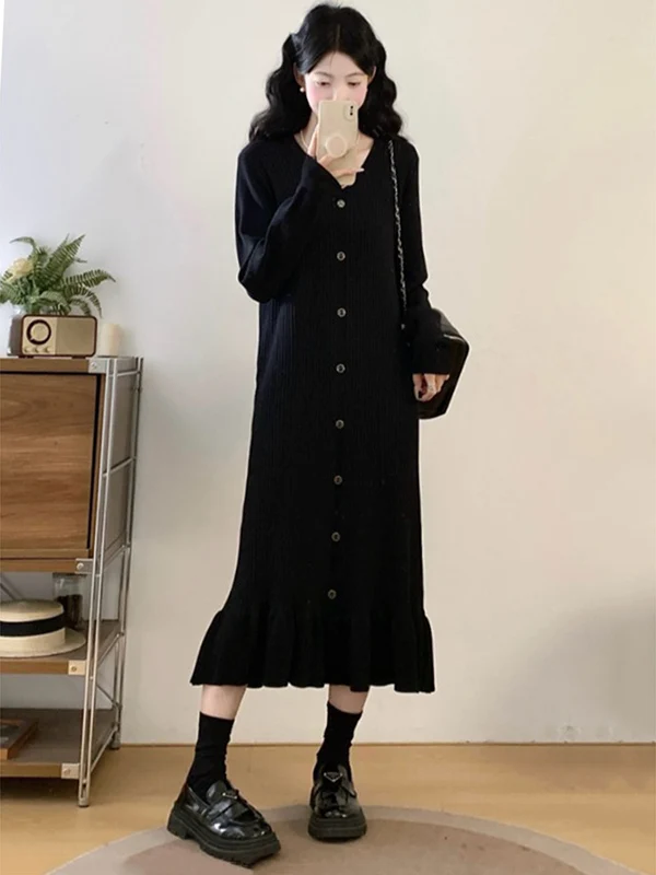 

Elegant Black V-Neck Knitted Dress Flared Hem Lace Trim Straight Skirt High Waist Korean Style plus Size Women's Fashion Dress