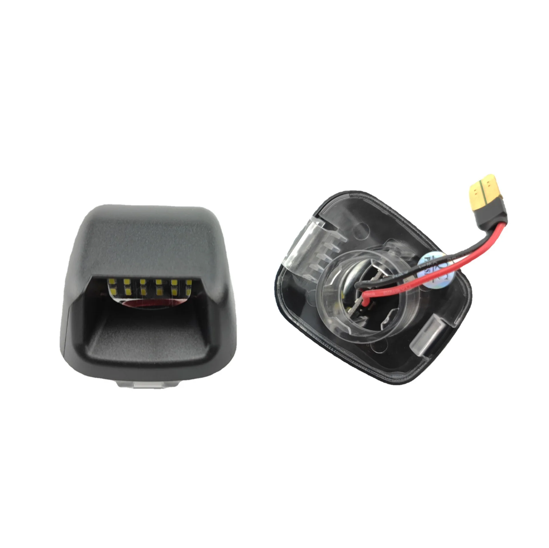 

Suitable for Nissan Navara D40 Frontier Titan Xterra license plate light