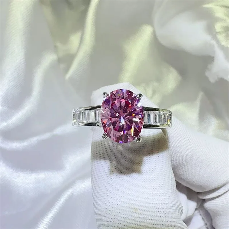 

Роскошное и величественное кольцо с розовым муассанитом в форме голубиного яйца для женщин, 3 карата, платина PT950 | Большой камень придает образу благородство, его можно носить с гордостью.