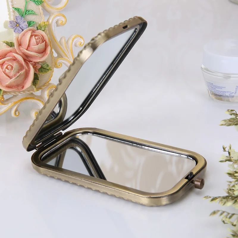 고급스러운 고대 방식, 속이 빈 손으로 장식된 물 드릴 미니 휴대용 양면 확대 거울