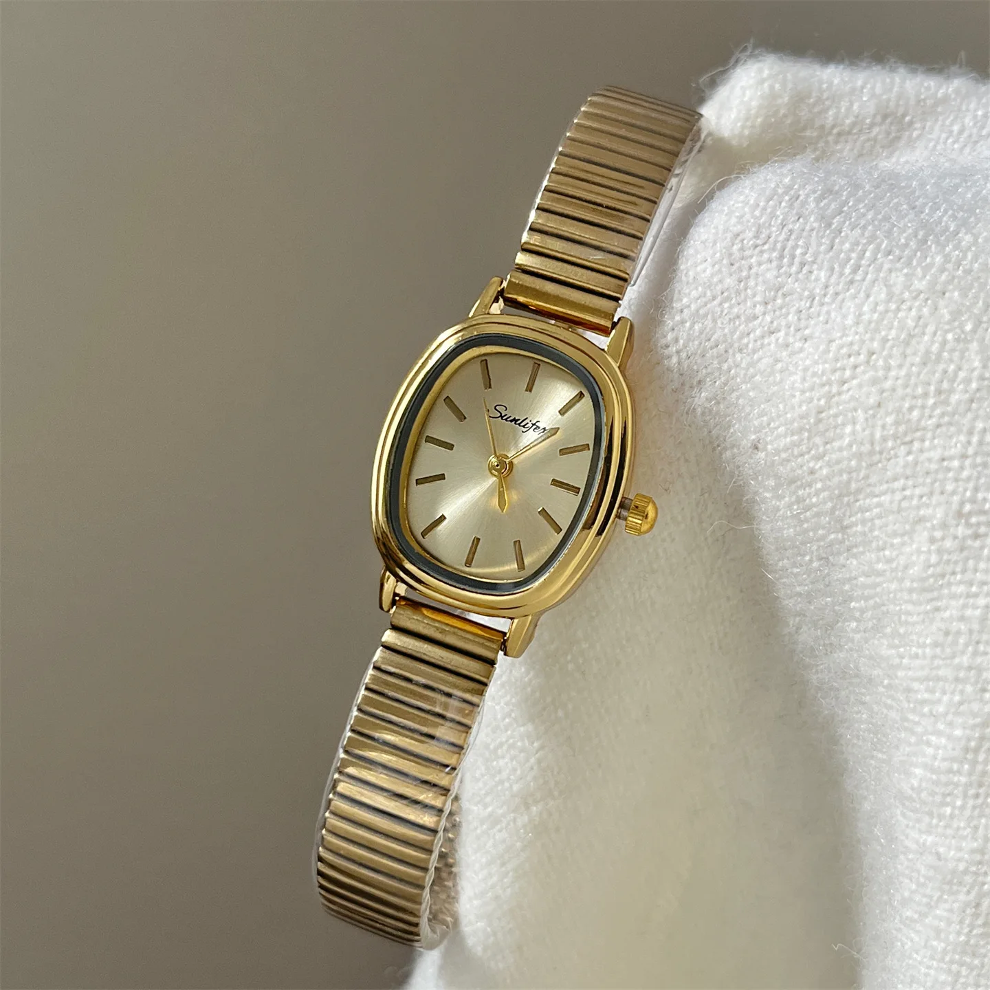 

New High-End Fashion Women'S Simple Bracelet Watch, Retro-Style Quartz Watch, Trendy Women'S Watch, Women'S Accessory.