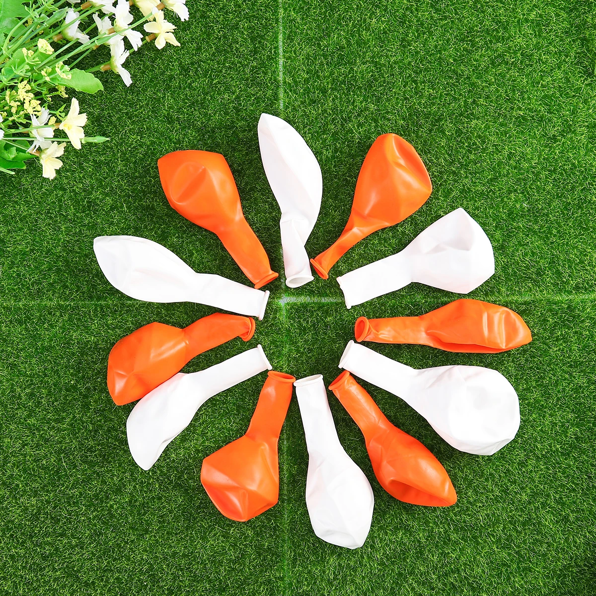 

50Pcs Round Bright Latex Balloons Orange White 12 Inch Large Balloons for Party Wedding Birthday Festival Bulk