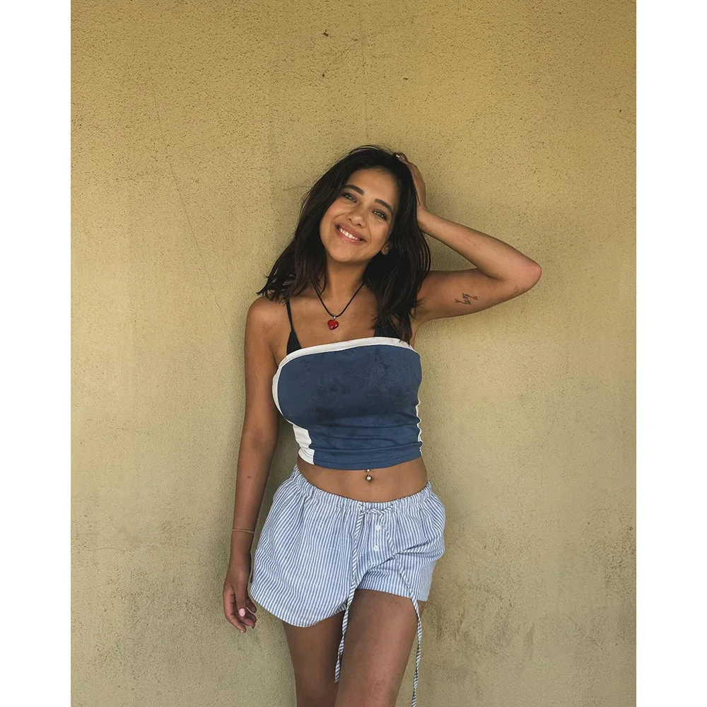 カジュアルなストライプデザインの女性用ショートパンツ クリーンフィットスタイル ルーズウエスト ワークウェアパンツ ポリエステル繊維 ポケット要素 非モールレプリカ