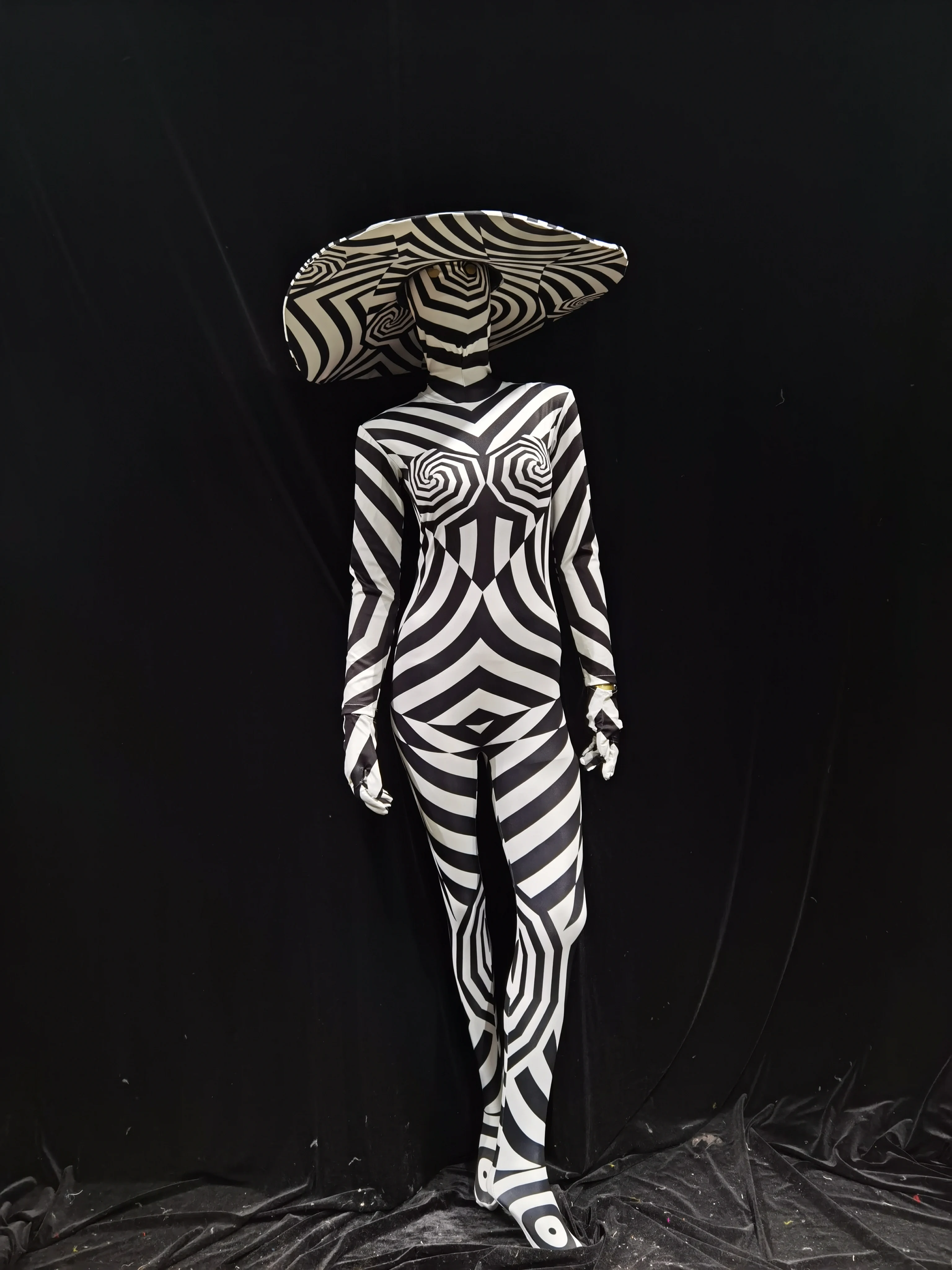 

Halloween Bar Black and White Striped Zebra, Big Hat One Piece Pants Female Song and Dance Team Performance Dress