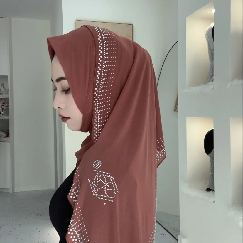 Luxury Brand Muslim Scarf Shawls for Women Holiday Party Gift Hijab Cover-Up in Premium Quality