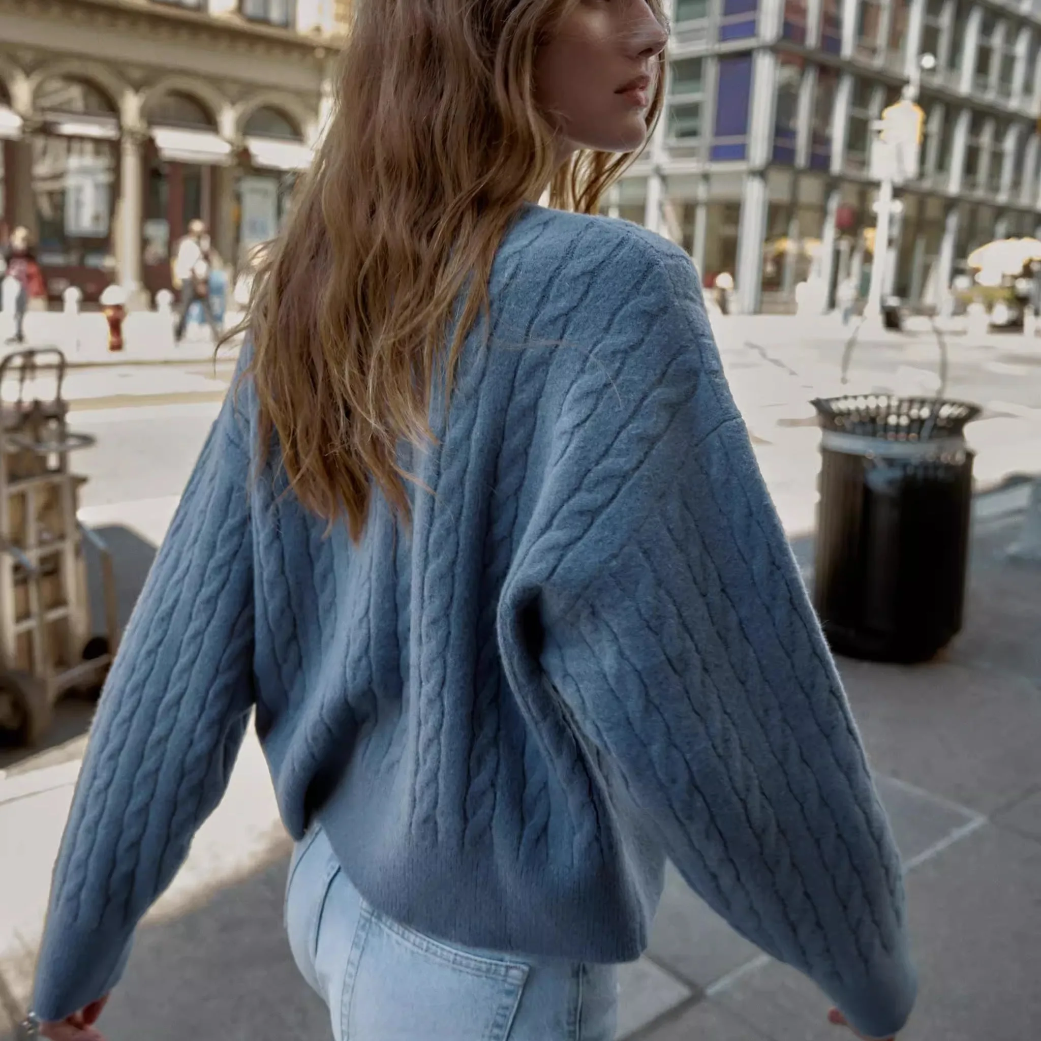 เสื้อสเวตเตอร์ไหมพรมถักสำหรับผู้หญิง คอลเลคชั่นฤดูใบไม้ร่วง สีพื้น คอกลม แขนยาว ทรงเข้ารูป สไตล์ลำลอง ผลิตจากเส้นใยสังเคราะห์