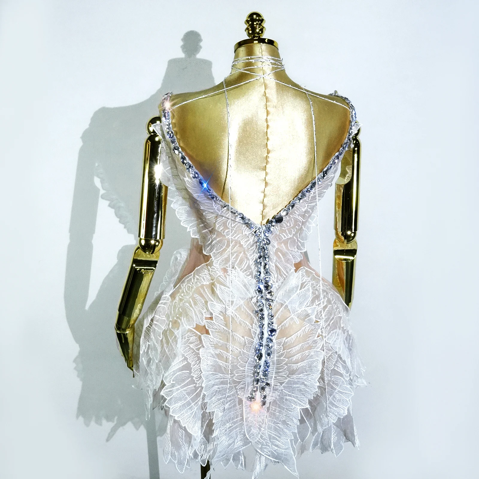 แฟชั่น Rhinestones ชุดผู้หญิงสีขาวเซ็กซี่ตาข่ายโปร่งใสมินิชุดวันเกิดไนท์คลับฉลองเครื่องแต่งกายประสิทธิภาพ