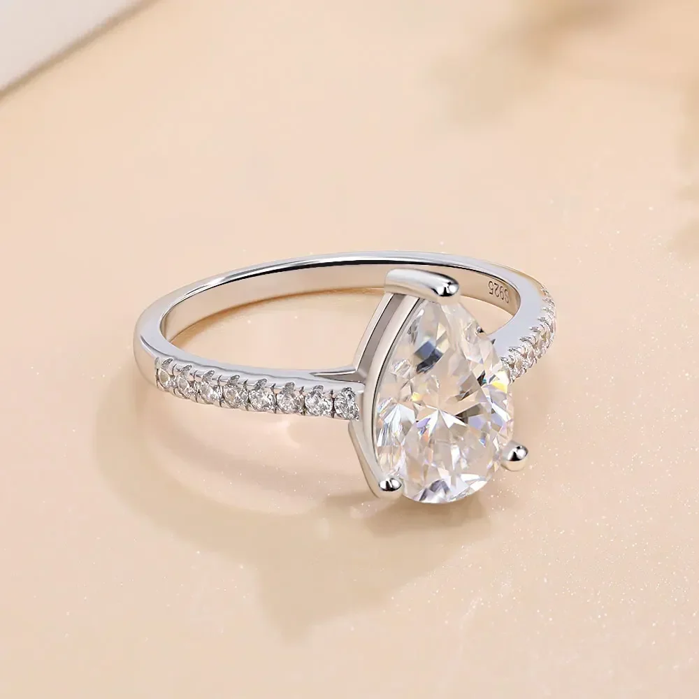 LinkerLove 1/2ct Moissanite Engagement Rings Pear Cut Diamond Wedding Band for Women 925 Silver Promise Ring Anniversary Jewelry
