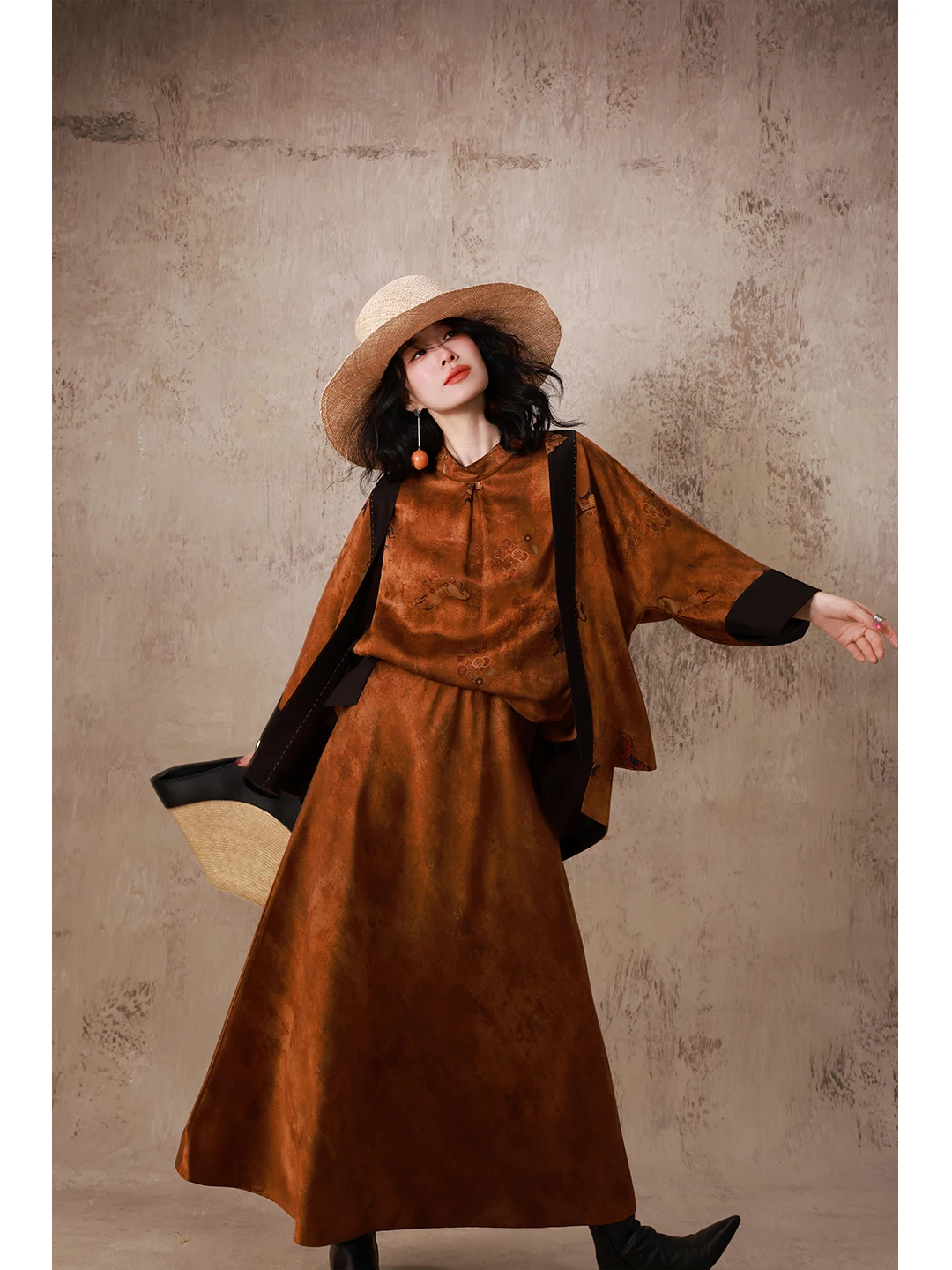 

Комплект из трех предметов Dangdang Somes: шелковый атласный весенний модный комплект с жилетом, юбкой-полусолнце и топом с длинным рукавом и принтом для женщин