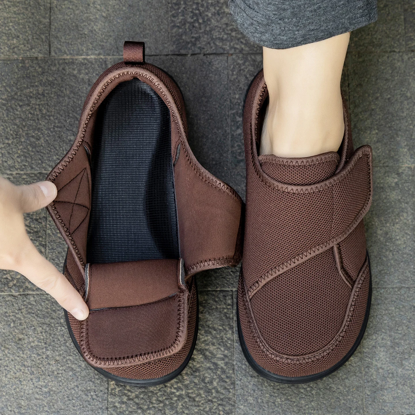 Wide Toe Walking Shoes for Men Women Lightweight Hook Loop Casual Sneakers Breathable Comfort Parents Footwear Size 36-46
