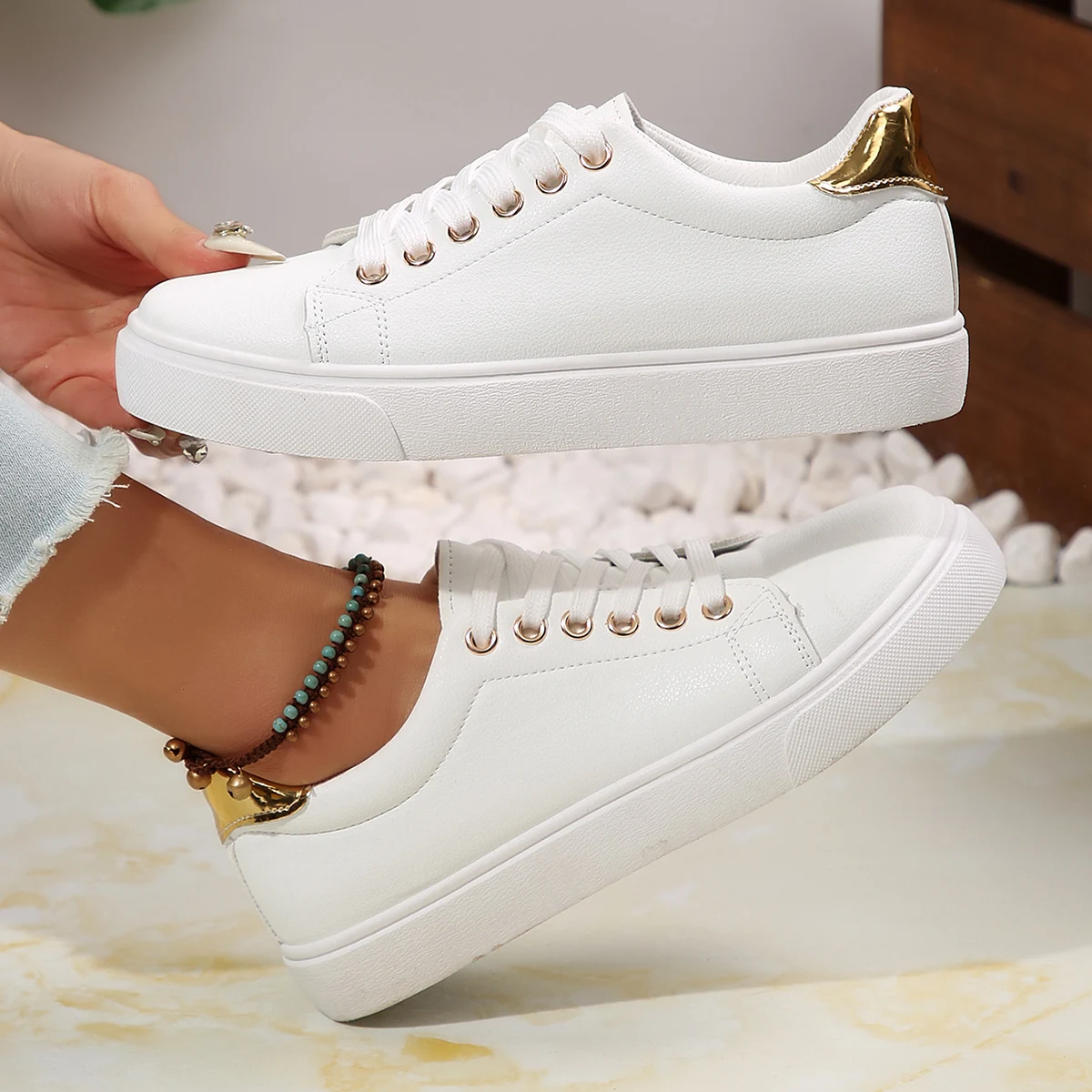 

Spring and Autumn 2025 New Solid Color Simple Plus Size Women's Flat Shoes Leisure Soft Bottom Comfortable Small White Shoes.