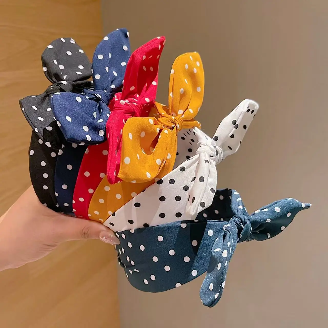 Diadema con lazo de lunares de tela de color liso para mujer, diadema ancha de temperamento elegante, diadema de maquillaje para chica a la moda