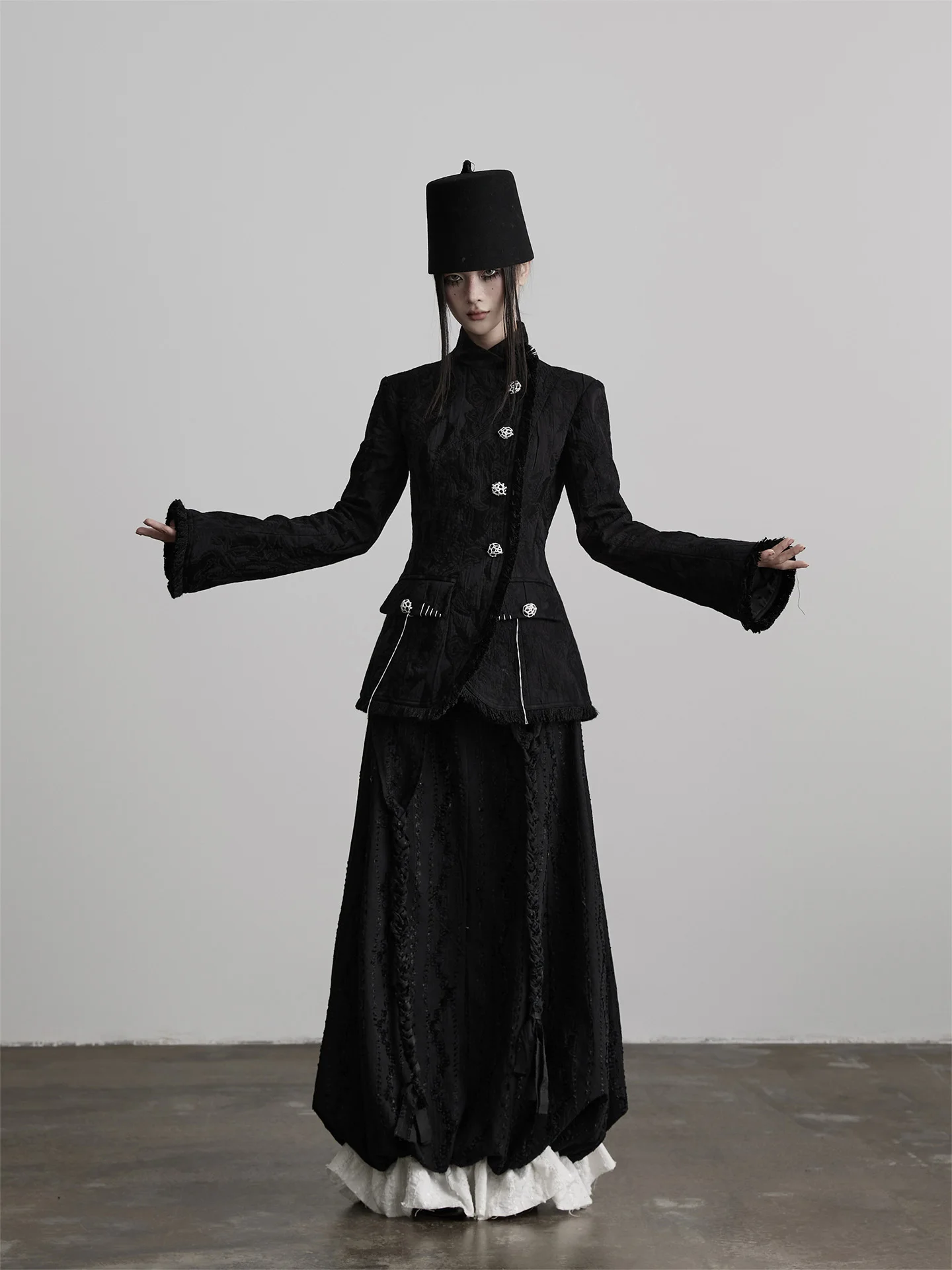 Elegant Style Tailored Coat Women's Handmade Embroidery Slim Fit Waist Cinching Bell Sleeve Single Button Front Autumn Winter