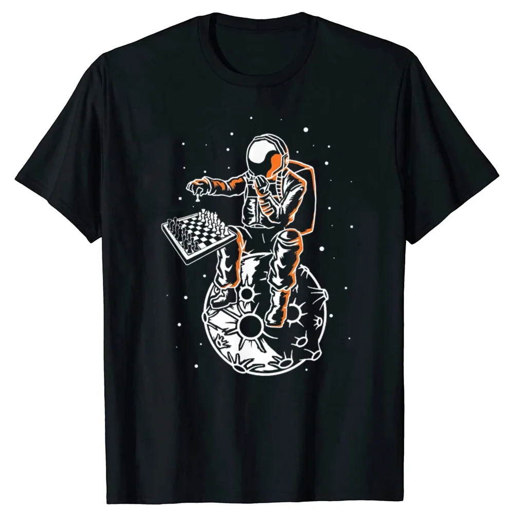 

Astronaut Playing Chess On Moon Graphic T Shirt Men's Cotton Breathable Short Sleeve T-shirt