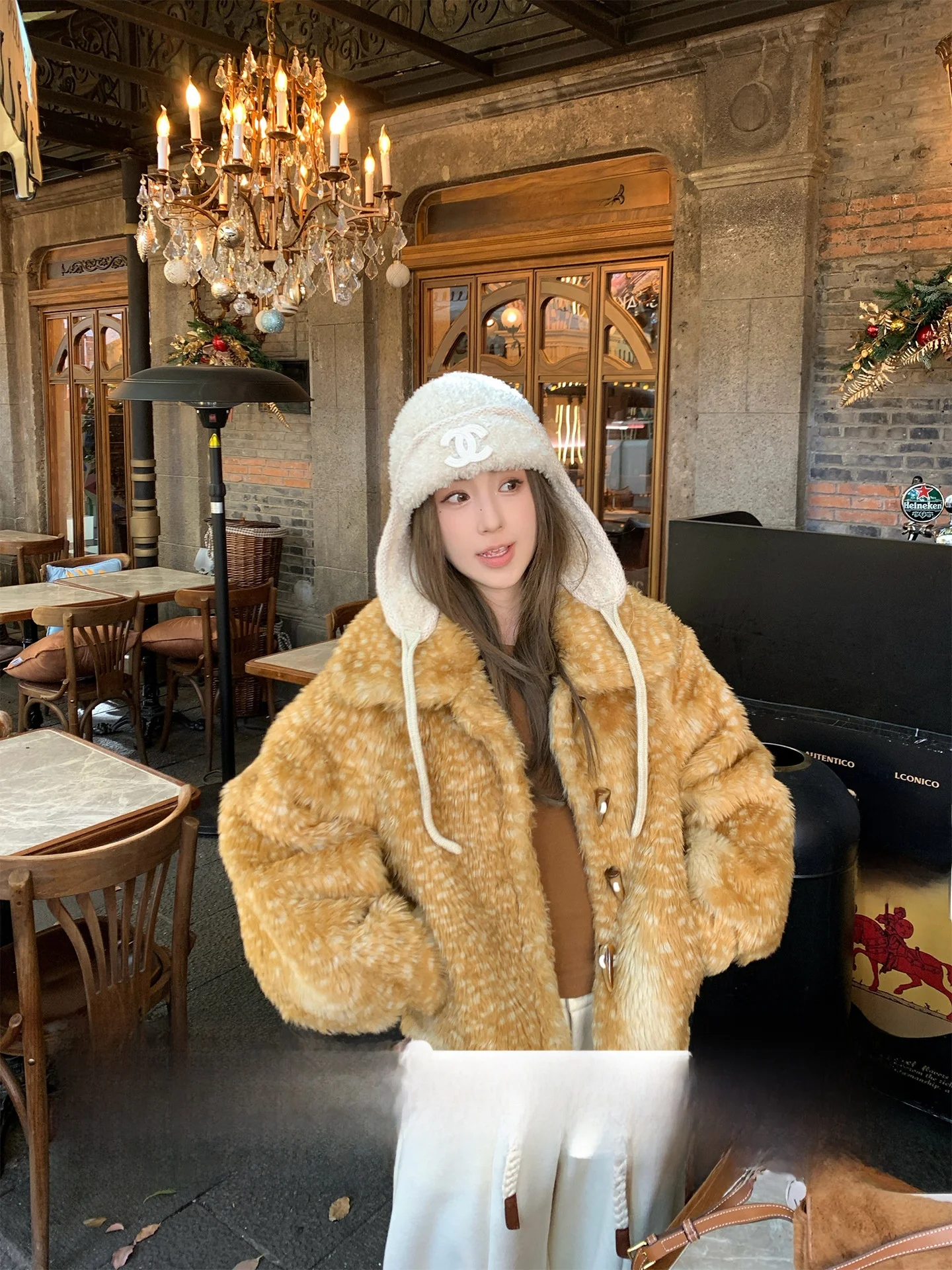 

MLS Deer Stag Women's ort Fur Jaet Fluffy 3D Tailored Fake Fur Coat American Sle Long Sve Button Closure Hat Included