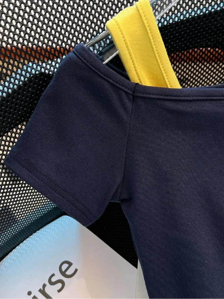 Slim Fit Or Sve Camiseta Feminina Verão Self-Kee Design Sense Falso Oulder de Duas Peças Bared Or Dr Coreano Sle