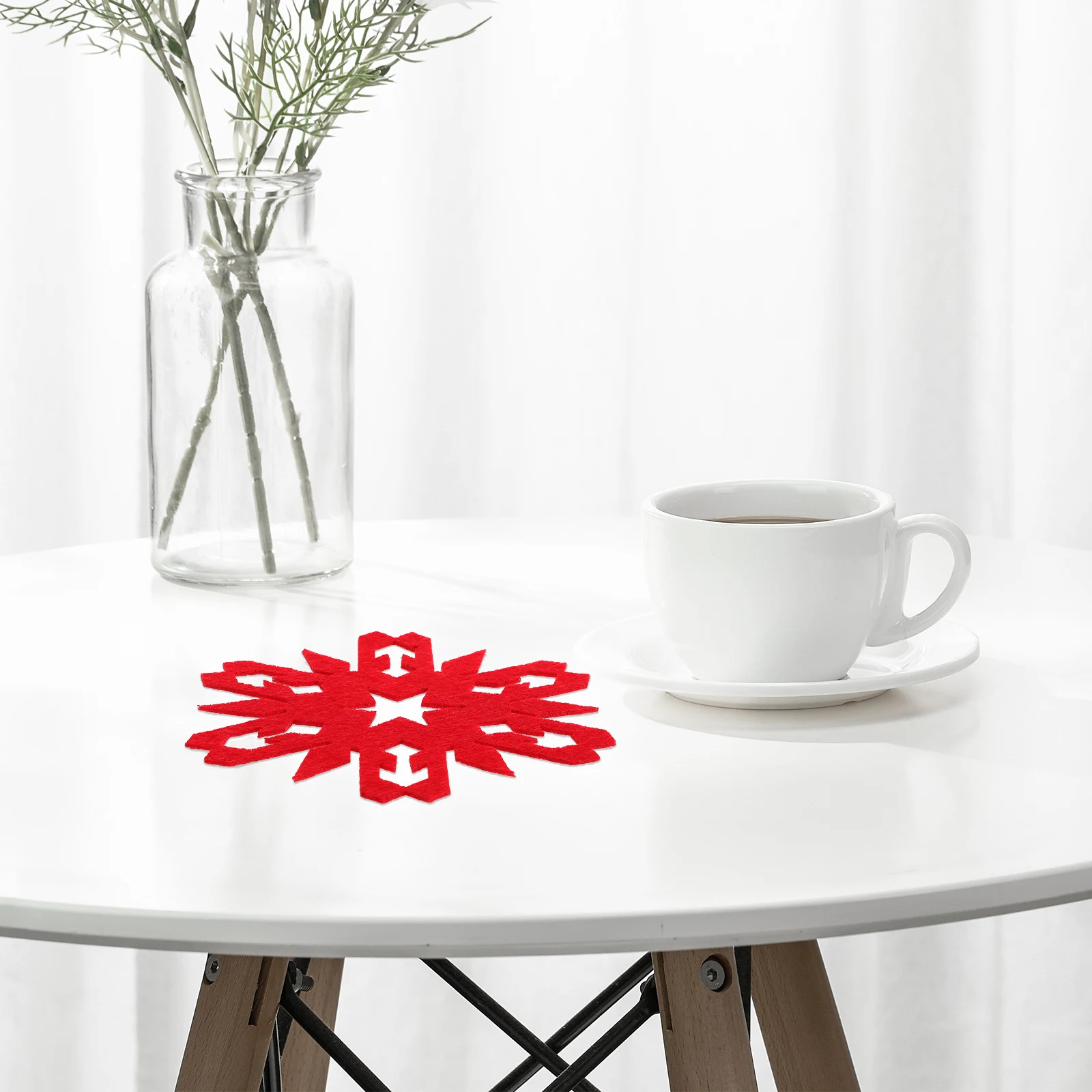 

4pcs Christmas Snowflake Festive Cup Mats Non-Slip Heat Resistant Table Mats Xmas Party Supplies Bedroom Decor Apartment Decor