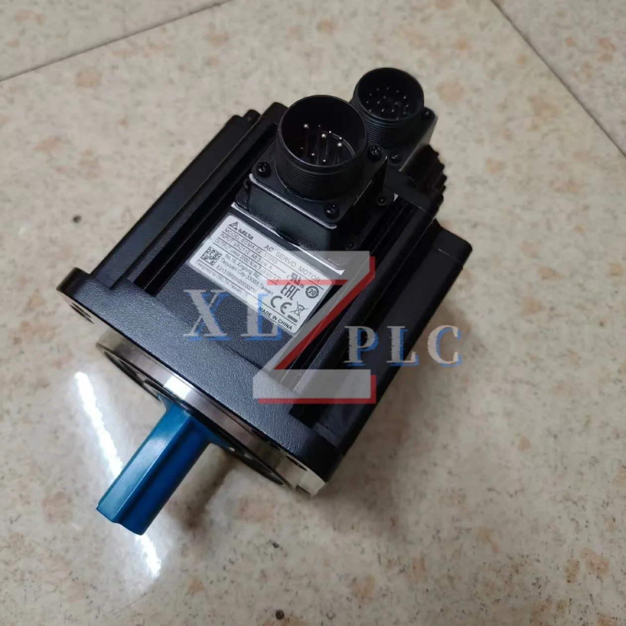 

ECMA-E11310RS ECMA-E11315SS Серводвигатель ECMA-E21315RS ECMA-E21315SS новый в коробке