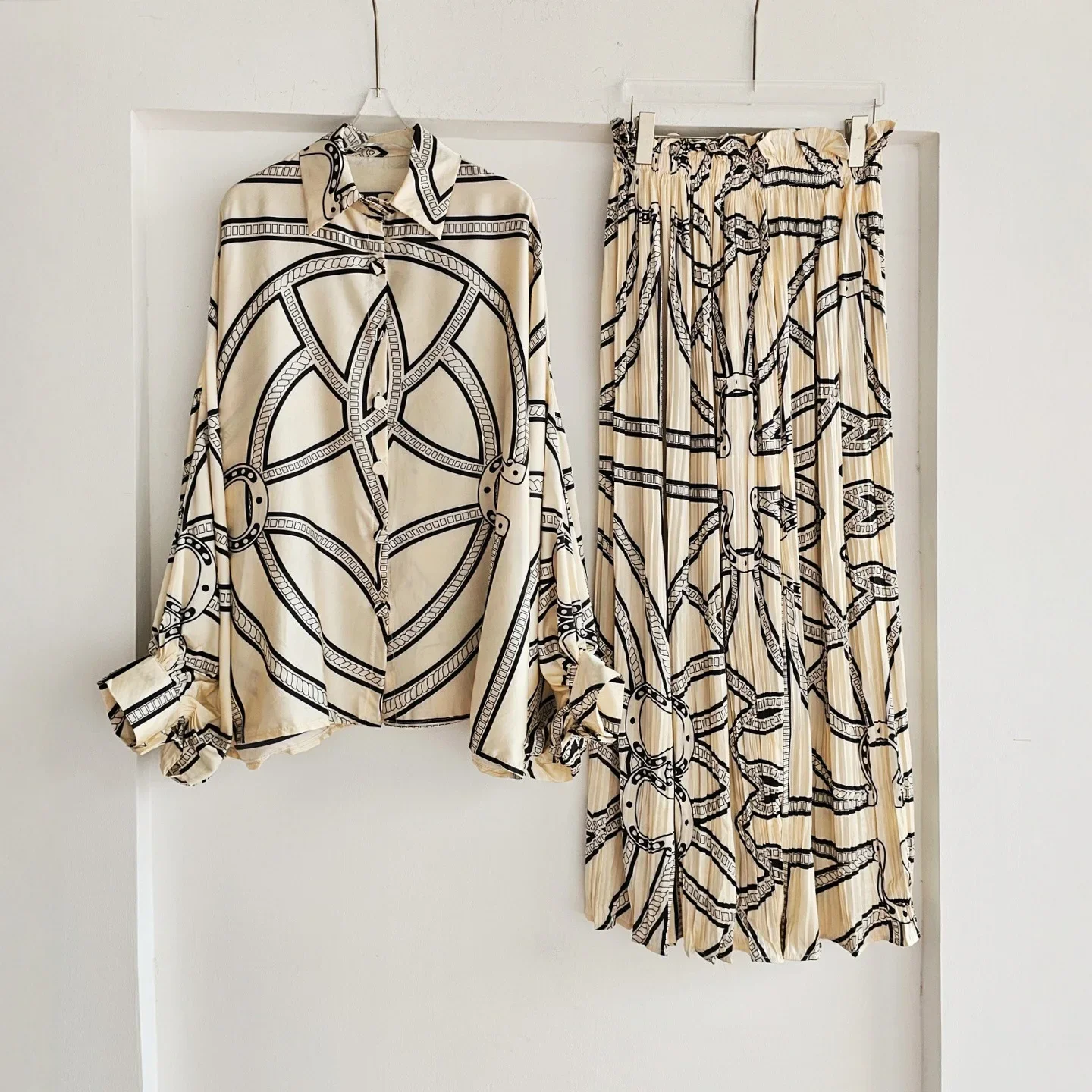 

Baroque French Geometric Silk Satin Simulation Long Sleeve Shirt Wide Leg Pant Sets Vintage Style Two Piece Casual Suits Women