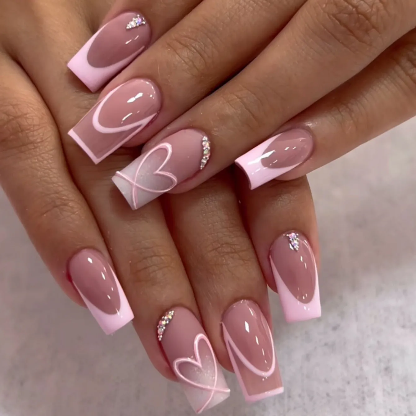 

Light Pink Fake Nails Mid-length Square Head Press on Nails Love Heart Printed Diamond Designs French Style False Nails Tips