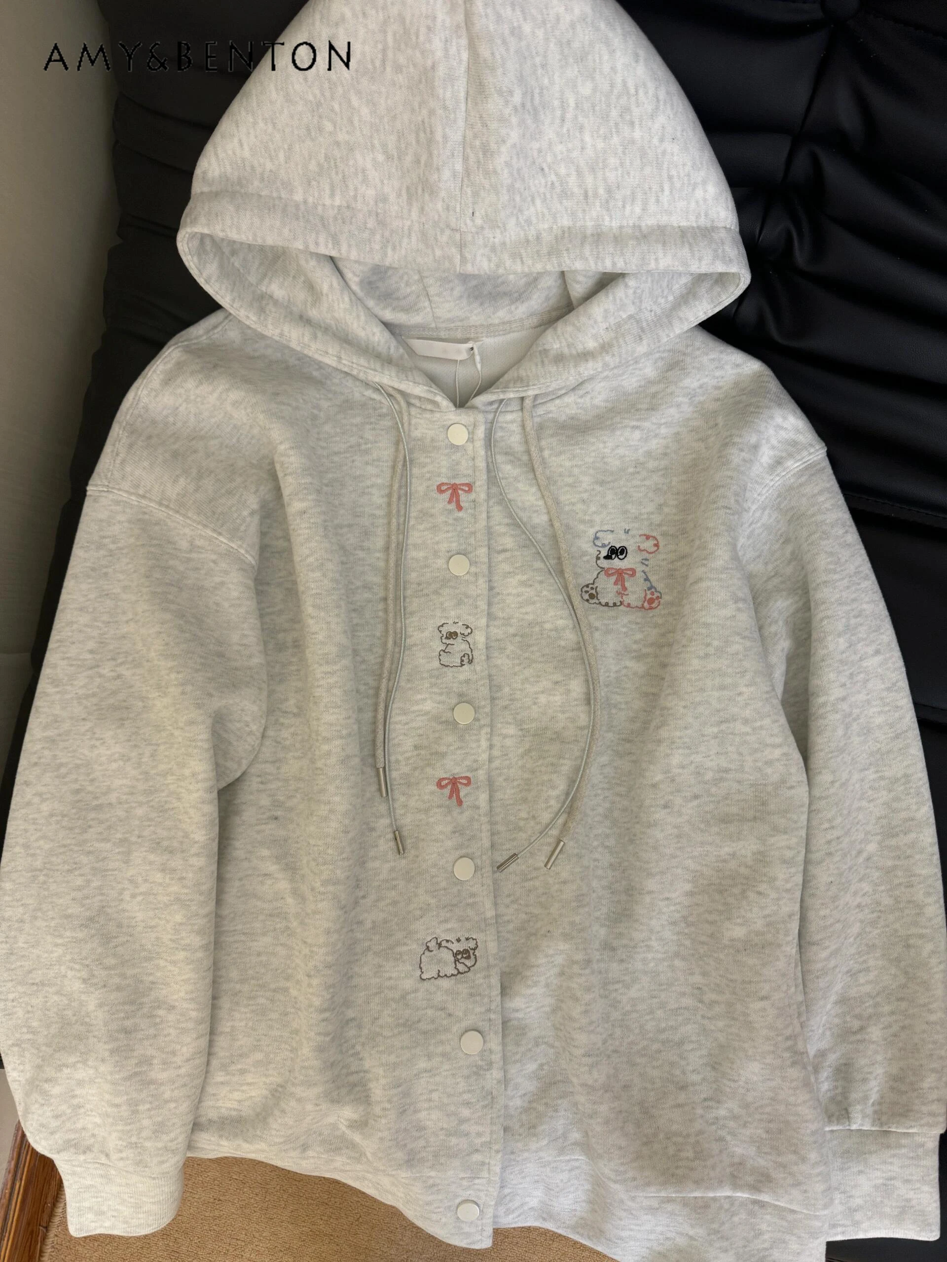 

2025 Spring and Autumn New Japanese Style Soft Girl Cute Embroidered Cat White Gray Loose Versatile Casual Hooded Sweatshirt