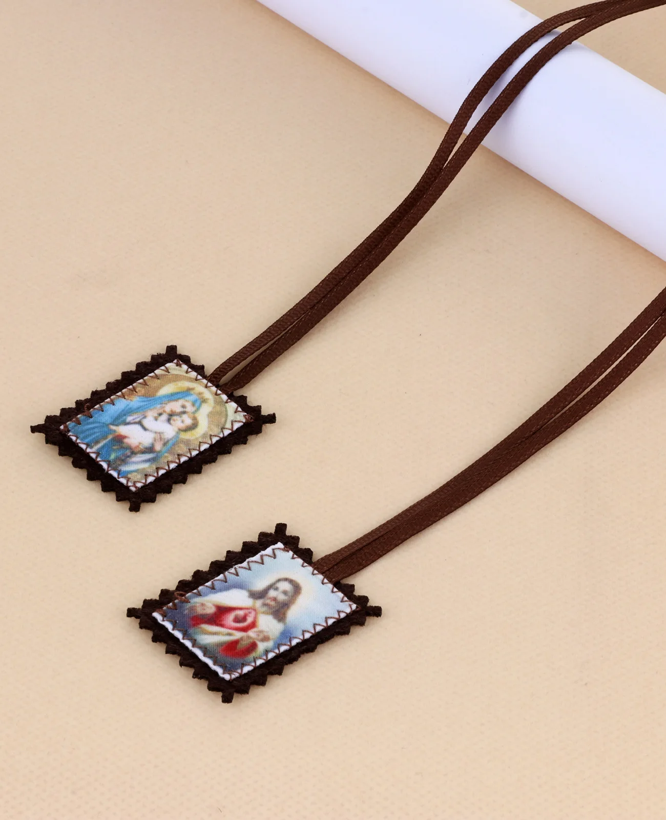 Diyalo 5Pcs Mount Carmel Sacred Heart of Jesus Brown Cord Chain Necklace Our Lady of Mt.Carmel Scapular Jewelry Accessories