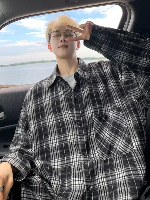 

Мужская осенняя куртка в стиле ретро-американский клетчатый узор, свободного кроя, для пар, из полиэфирного волокна, повседневная, с эффектом высокого качества, стильная и крутая...