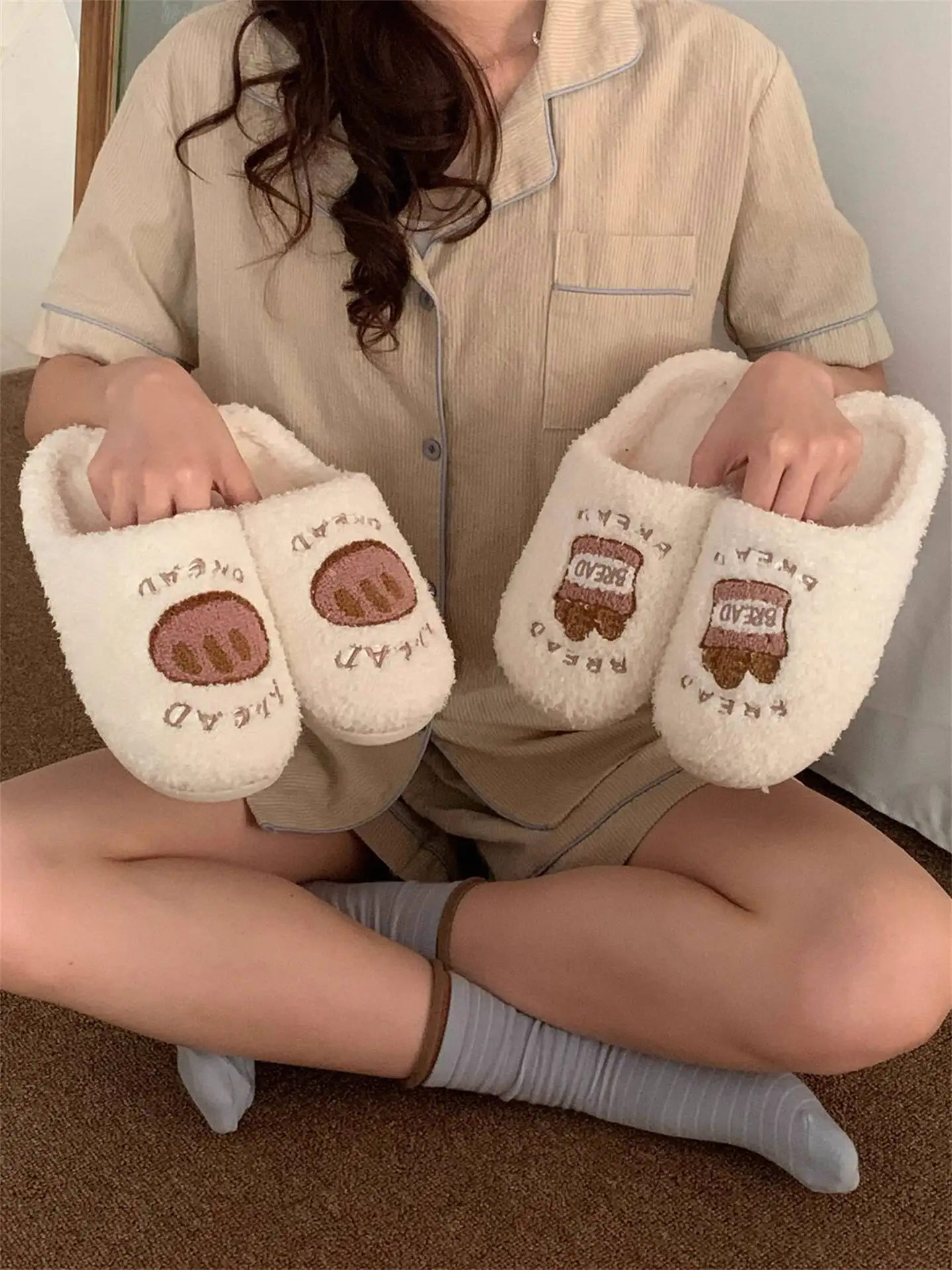 Unisex Home Slippers Winter Men's & Women's Fun Bread Shaped Cotton Slippers Couple Style Cute Warm Plush Non Slip Indoor Shoes