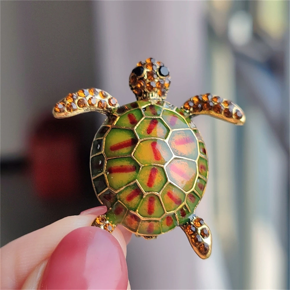 Cute Shining Rhinestone Enamel Turtle Brooches for Women Men Lovely Alloy Animal Tortoise Party Casual Brooch Pin Gifts Jewelry