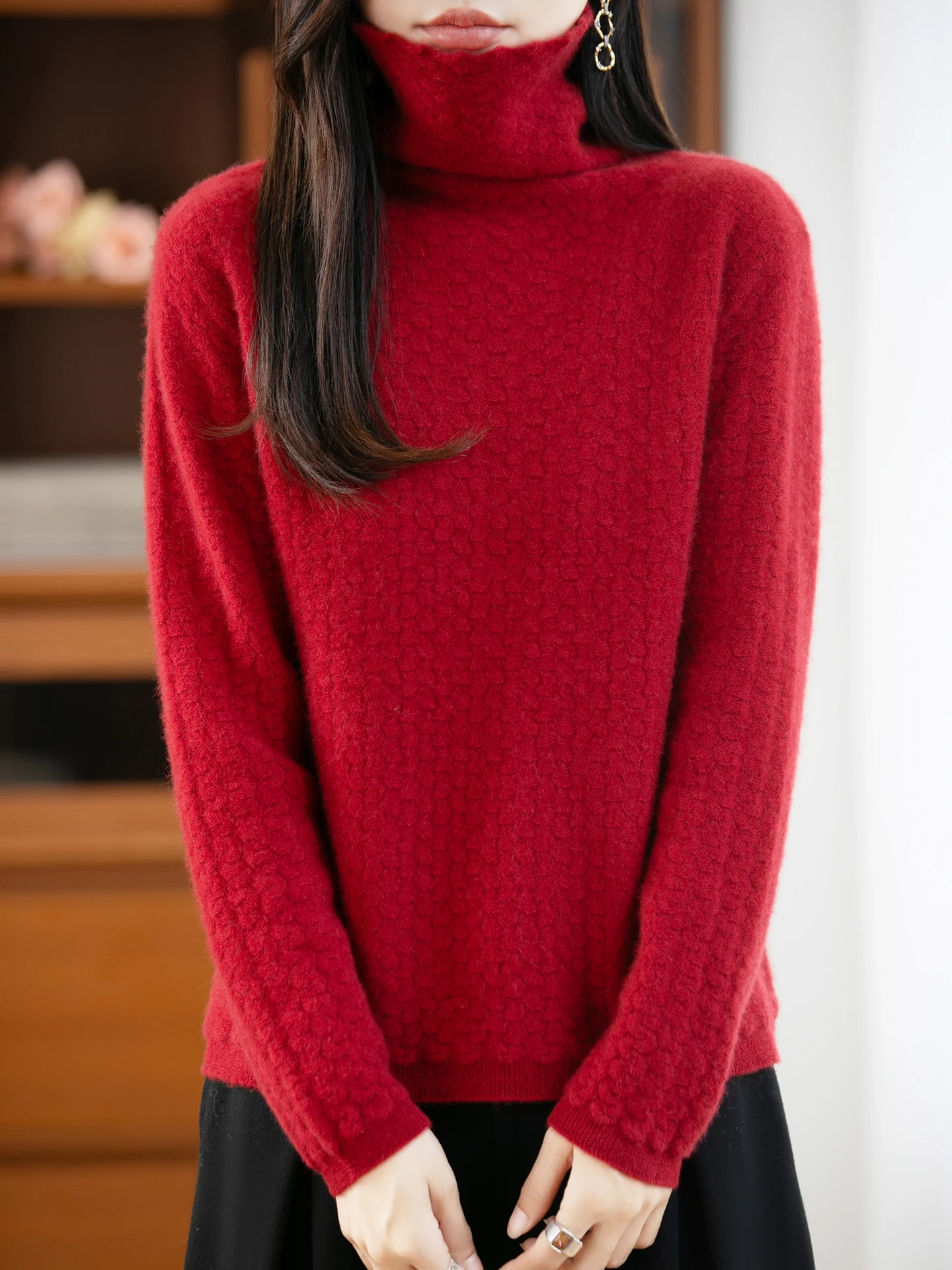 بلوفر نسائي عصري 100% صوف ميرينو بلون سادة ورقبة سلحفاة فضفاضة متماسكة سميكة صديقة للبشرة مريحة لتزيين الطبل