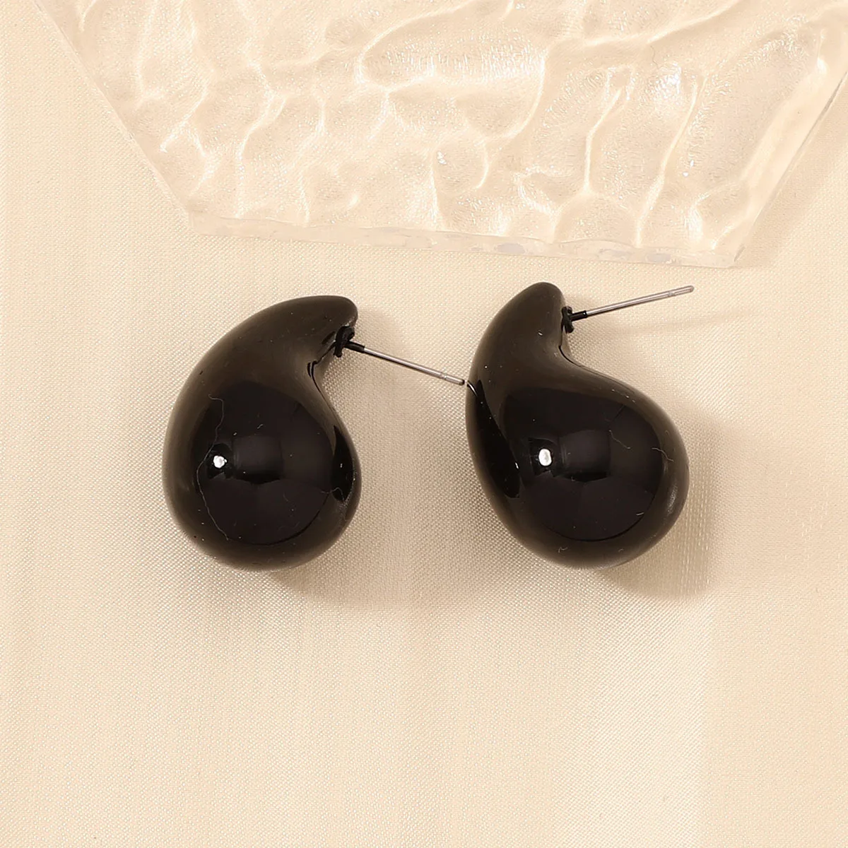 أسود اللون Waterdrop السلس الراتنج وأقراط للنساء الأذن مجوهرات الإكسسوار بالجملة فتاة هدية