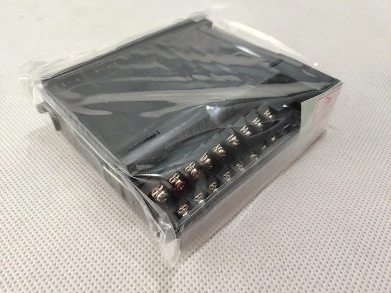 Modulo di uscita controller programmabile PLC originale serie Q QY40P/QY41P/QY42P