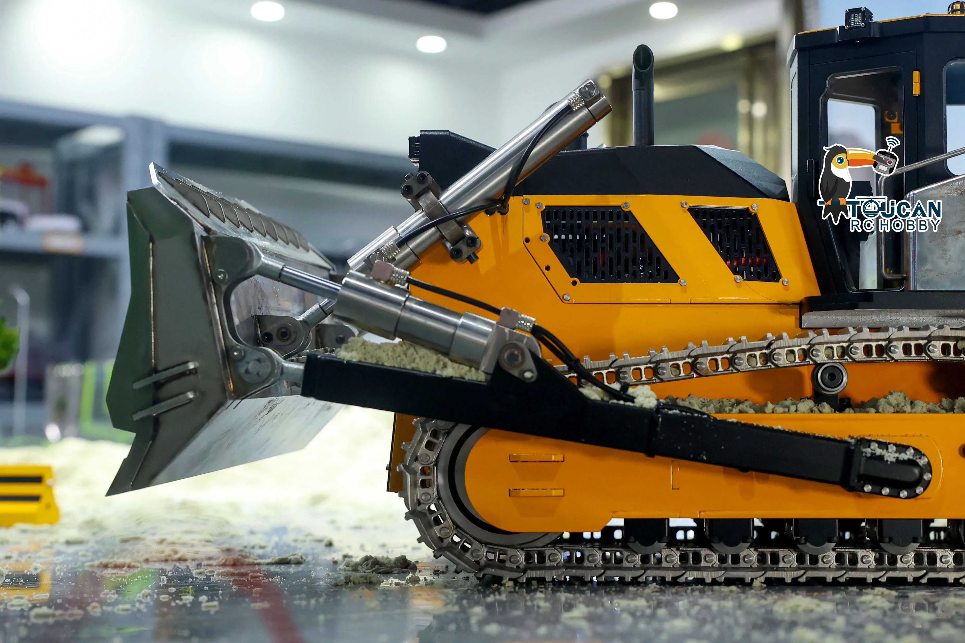 

Новый радиоуправляемый бульдозер D155 TOUCAAN HOBBY 1/12, гигантская модель строительной техники с 7-канальным управлением, бесщеточным двигателем, игрушка