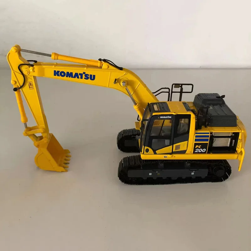 Diecast 1:43 Scale KOMATSU PC200-11MO Excavator Alloy Engineering Car Model Collection Souvenir Display Ornaments