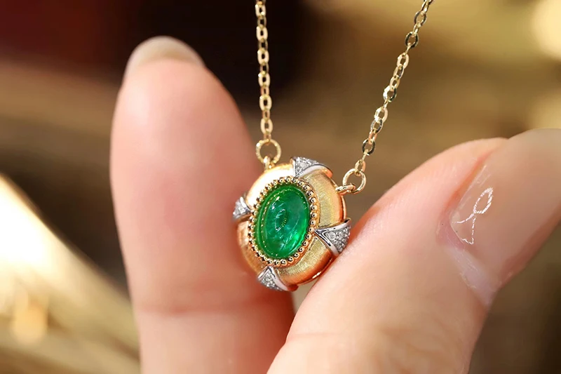 KUGG 18K White&Yellow Gold Necklace Shiny Diamond Natural Emerald Pendant Necklace for Women Vintage Style High Party Jewelry