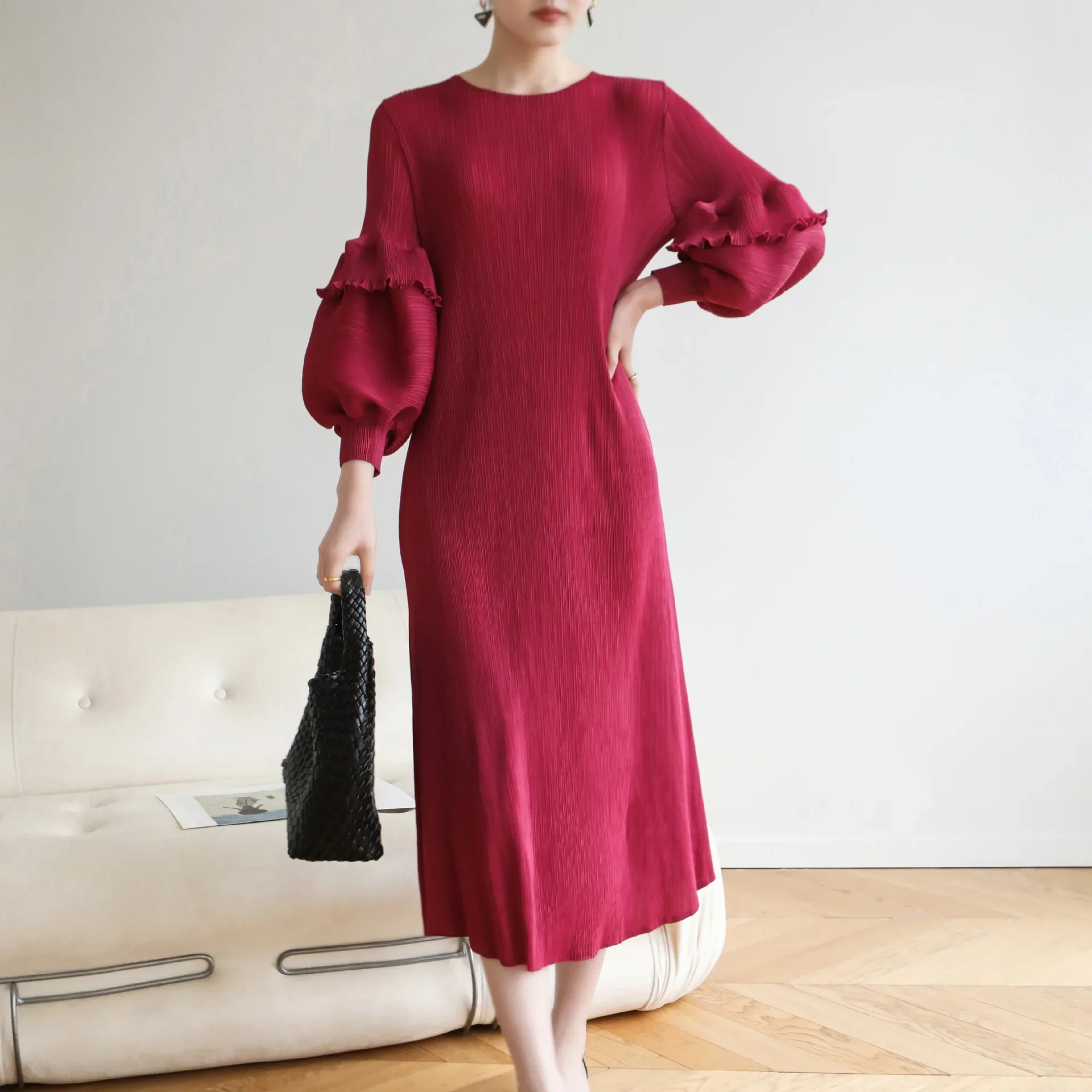 2024 Autumn and Spring New Women's High End Pleated Temperament Tongxiaoxiangfeng French Lantern Sleeve Dress