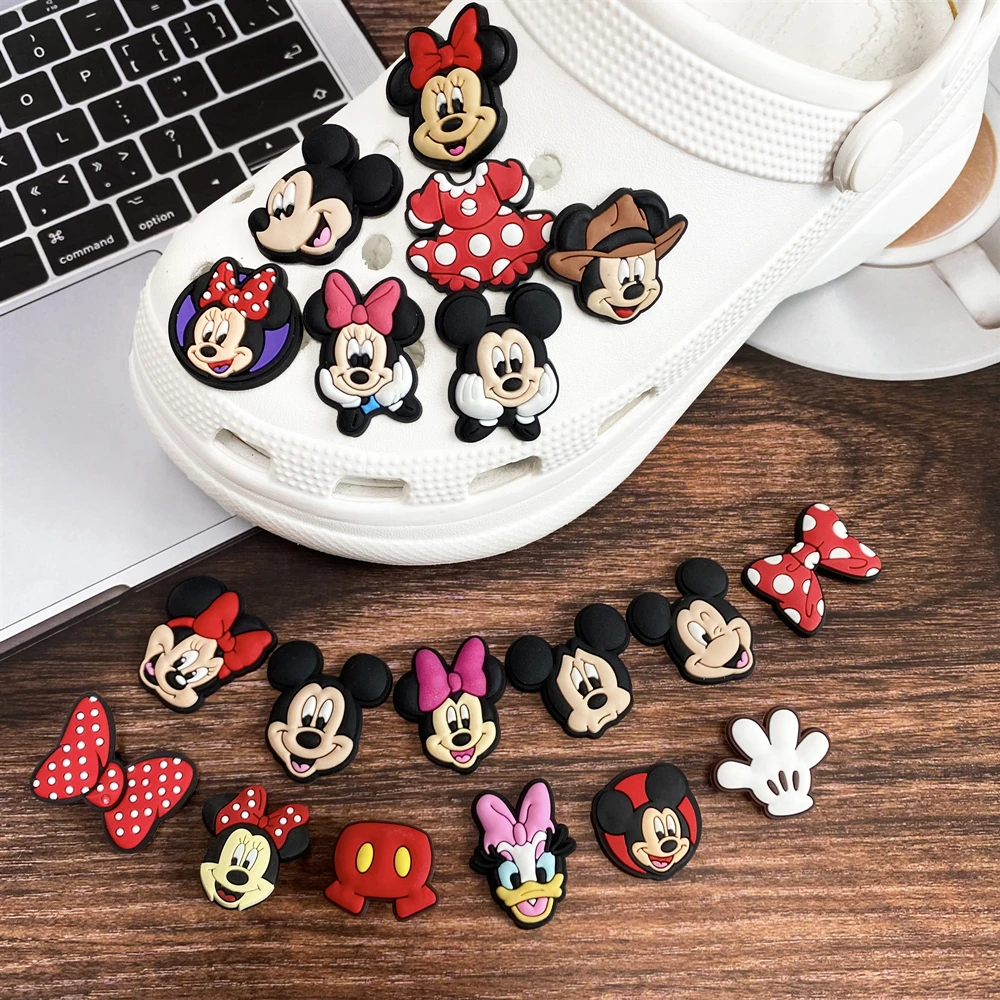 سحر الأحذية MINISO-Disney Mickey وminnie ، إكسسوارات أحذية الكرتون ، سحر القباقيب ، صنادل الديكور ، مشبك للأطفال ، هدايا الأصدقاء