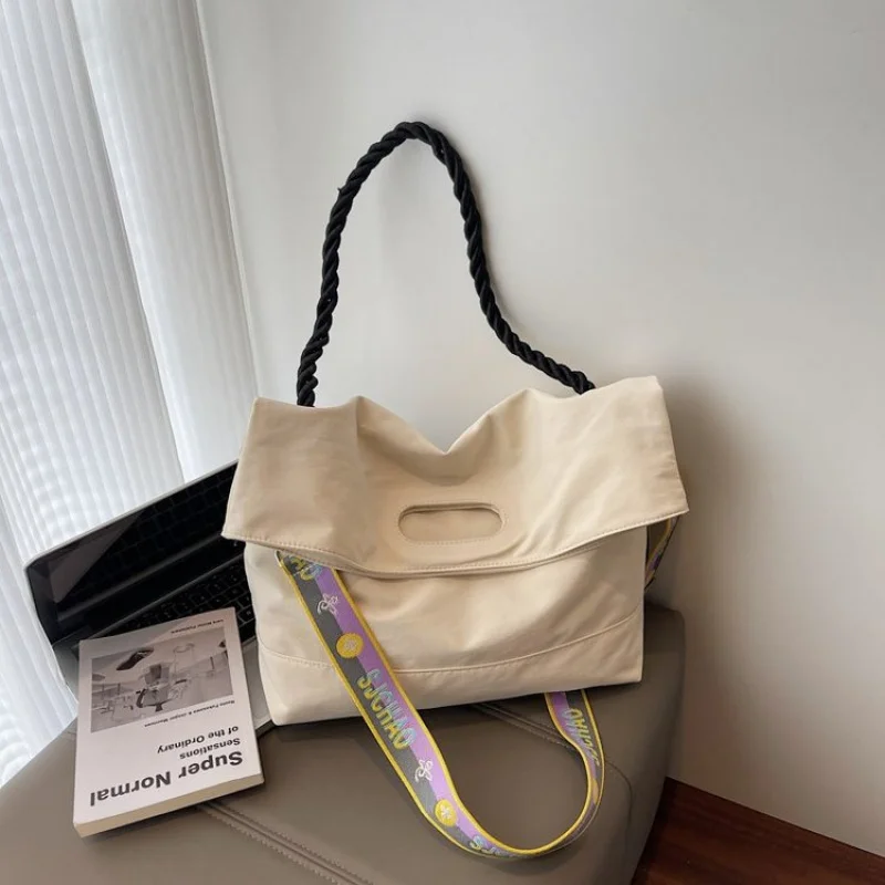

Luxury Brand Fashionable Leather Women's Shoulder Bag Elegant Famous Paris Designer Classic Vintage Daily Bag