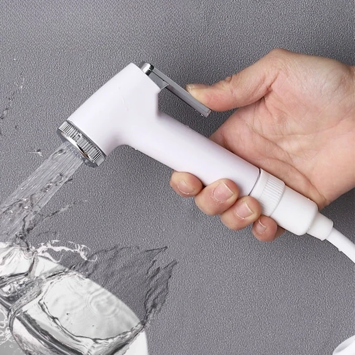 ABS 휴대용 비데 스프레이어 세트 핸드헬드 화장실 비데 리트랙터블 스프링 호스 어댑터 무료 장착 브래킷 스위치 청소 도구